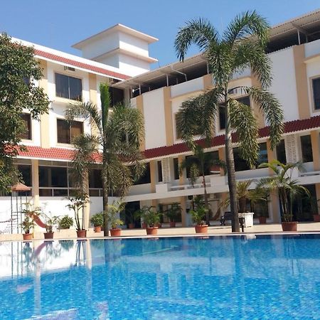 Resort Silver Hills โลนาวาลา ภายนอก รูปภาพ