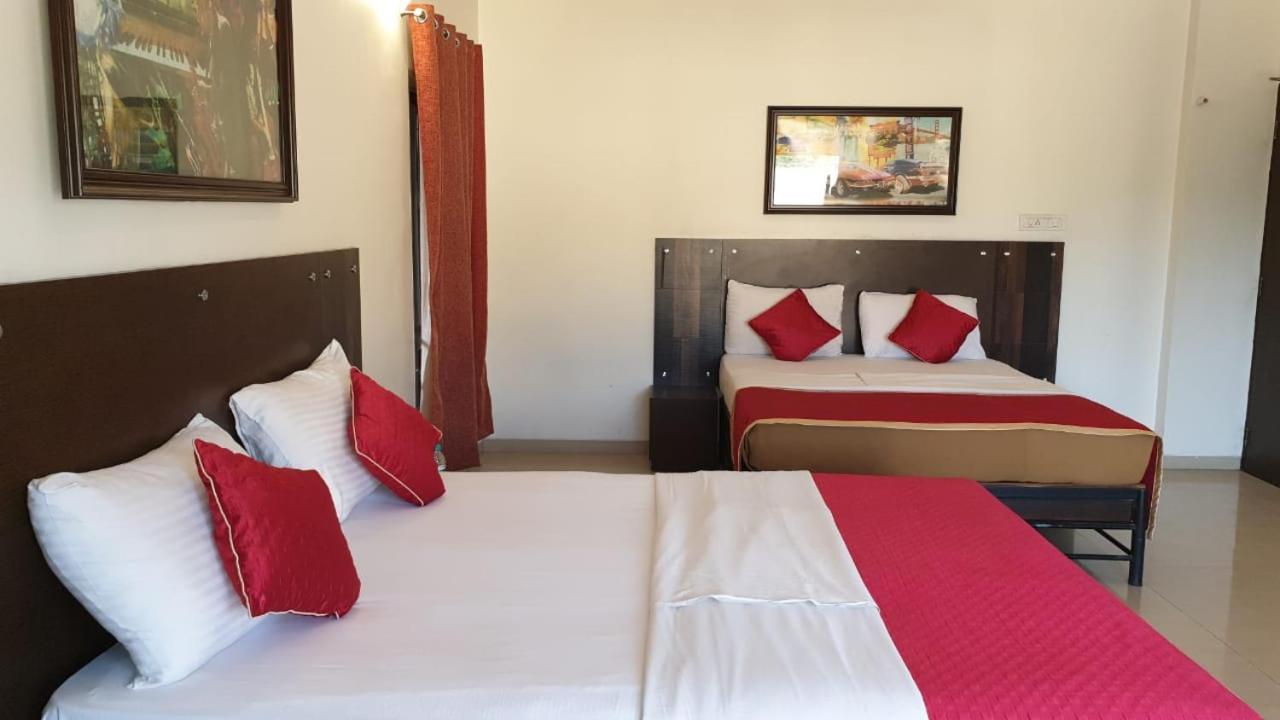 Resort Silver Hills โลนาวาลา ภายนอก รูปภาพ