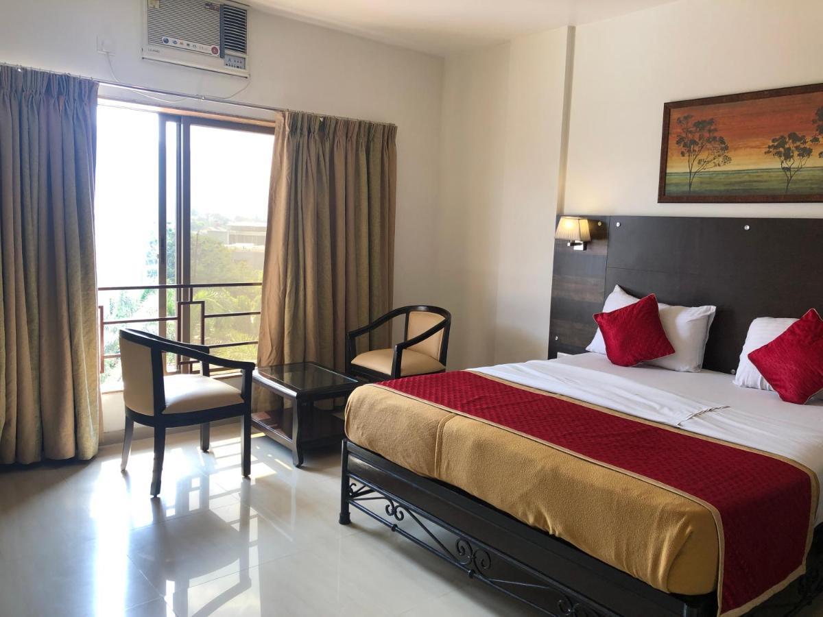 Resort Silver Hills โลนาวาลา ภายนอก รูปภาพ