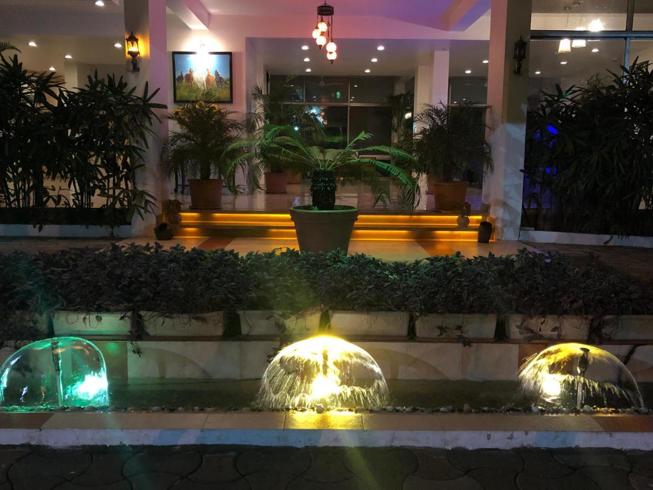 Resort Silver Hills โลนาวาลา ภายนอก รูปภาพ