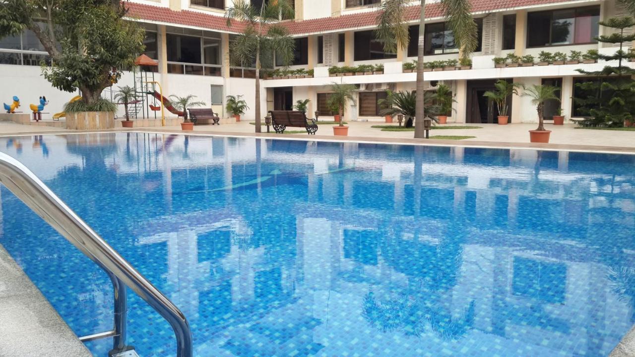 Resort Silver Hills โลนาวาลา ภายนอก รูปภาพ