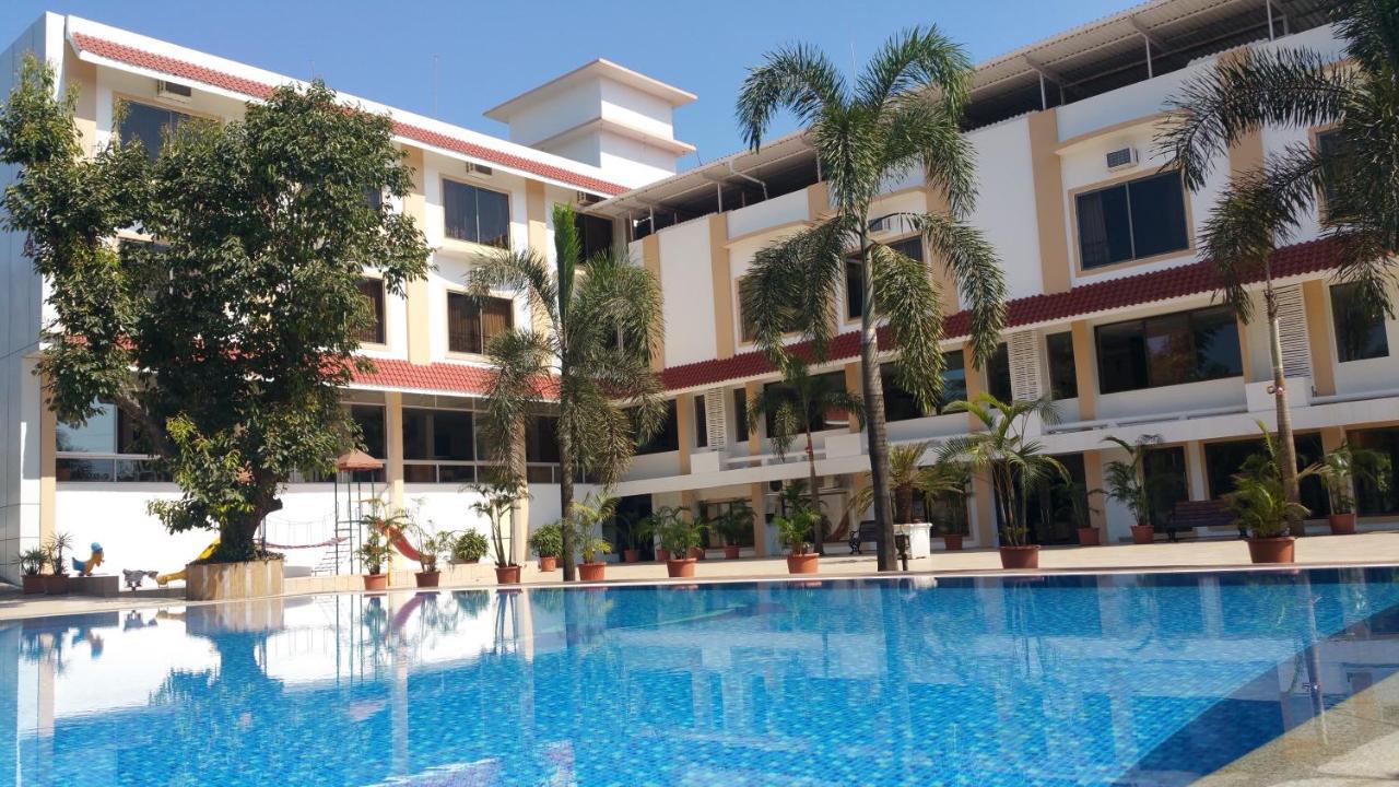 Resort Silver Hills โลนาวาลา ภายนอก รูปภาพ
